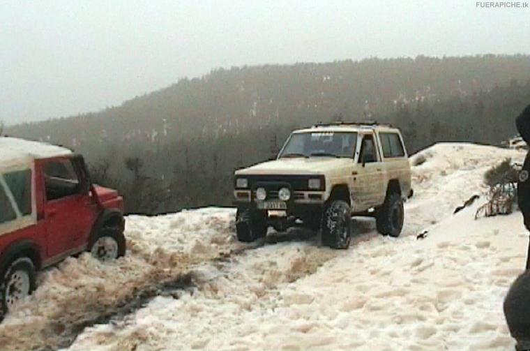 Nissan Patrol bajo la nieve 4x4